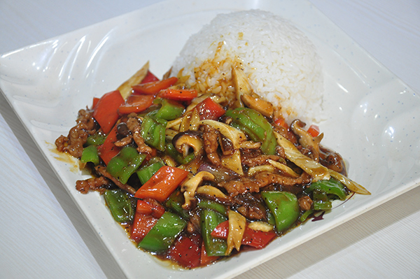 黑椒牛柳饭