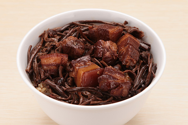 茶树菇烧肉饭
